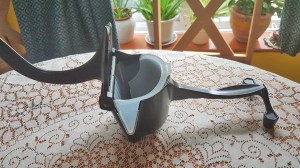 Small hand press for fruit juice